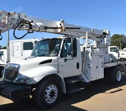 2006 Altec DM47TR MOUNTED ON 2006 INTERNATIONAL DURASTAR 4300