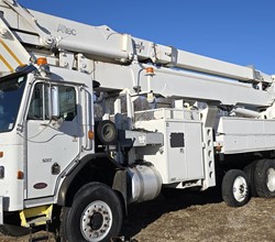 2003 Altec AH125 MOUNTED ON 2003 PETERBILT 320