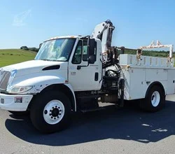 2004 IMT 5/33 MOUNTED ON 2005 INTERNATIONAL DURASTAR 4300