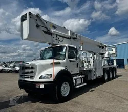 2011 Altec AH125 MOUNTED ON 2011 FREIGHTLINER BUSINESS CLASS M2 112