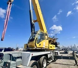 2011 GROVE TMS9000E