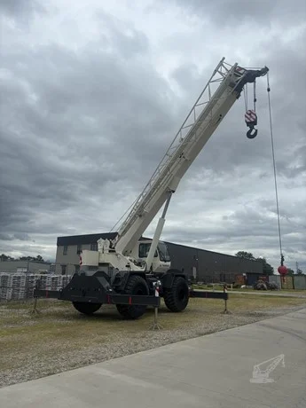 2011 TEREX RT555