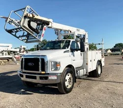 2018 VERSALIFT VTP40NE MOUNTED ON 2019 FORD F750