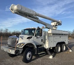 2008 Altec AM855 MOUNTED ON 2008 INTERNATIONAL WORKSTAR 7400