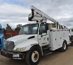 2005 Lift-All LTAF36 MOUNTED ON 2005 INTERNATIONAL DURASTAR 4200