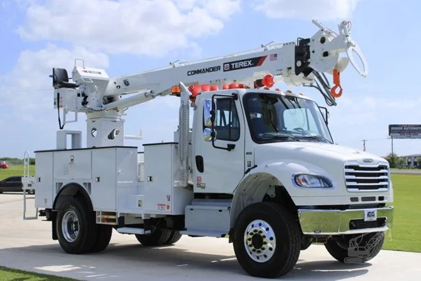 2026 TEREX COMMANDER 4047 MOUNTED ON 2026 FREIGHTLINER BUSINESS CLASS M2 106