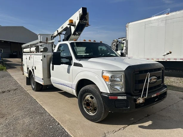 2011 VERSALIFT TEL29NE MOUNTED ON 2011 FORD F350
