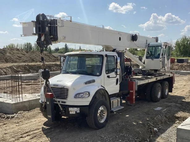 2022 LOAD KING STINGER 35-127RS MOUNTED ON 2022 FREIGHTLINER BUSINESS CLASS M2 106