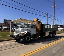 1996 Effer 18600/4S MOUNTED ON 1996 INTERNATIONAL 4900