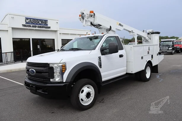 2019 ALTEC AT200A MOUNTED ON 2019 FORD F450 XL