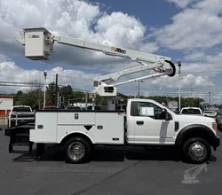 2017 Altec AT40G MOUNTED ON 2017 FORD F550