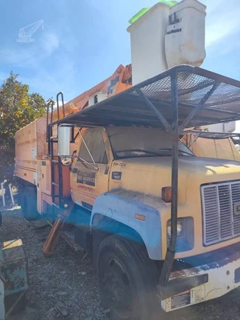 1997 ALTEC LR42A MOUNTED ON 1997 GMC TOPKICK C7500