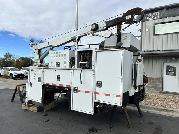 2004 MAINTAINER 3220