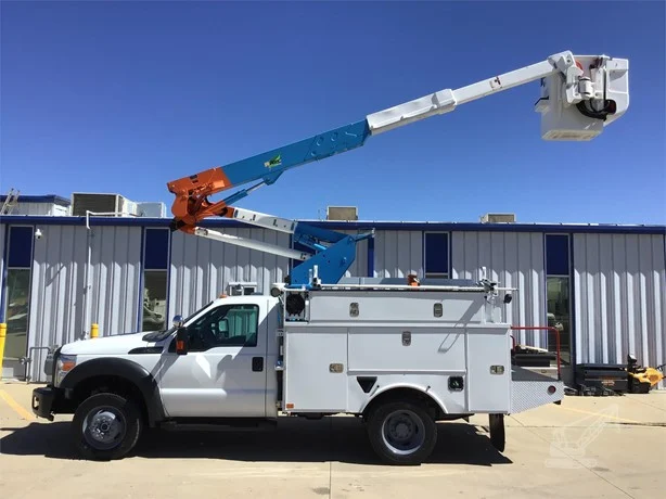 2013 ALTEC AT37G MOUNTED ON 2013 FORD F550