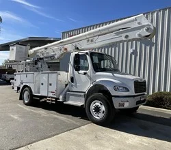 2021 ALTEC AA55 MOUNTED ON 2021 FREIGHTLINER BUSINESS CLASS M2 106