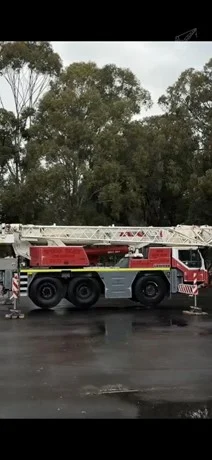 2009 LIEBHERR LTM1055