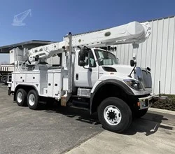 2013 ALTEC AM55 MOUNTED ON 2013 INTERNATIONAL WORKSTAR 7500