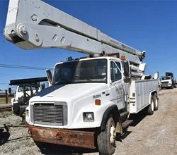 2001 ALTEC A77T MOUNTED ON 2001 FREIGHTLINER FL70