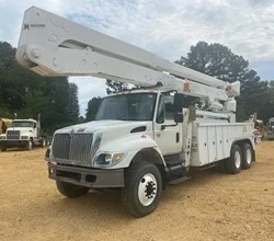 2004 Altec A77TE93 MOUNTED ON 2004 INTERNATIONAL WORKSTAR 7400