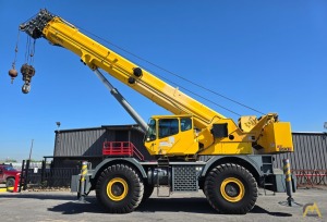 2009 Grove RT890E