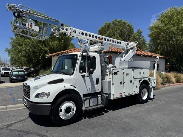 2014 ALTEC AT40C MOUNTED ON 2014 FREIGHTLINER BUSINESS CLASS M2 100