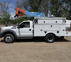 2011 ALTEC AT37G MOUNTED ON 2011 FORD F550