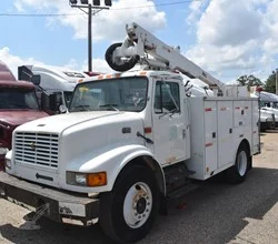 2000 Altec AT35G MOUNTED ON 2000 INTERNATIONAL 4700