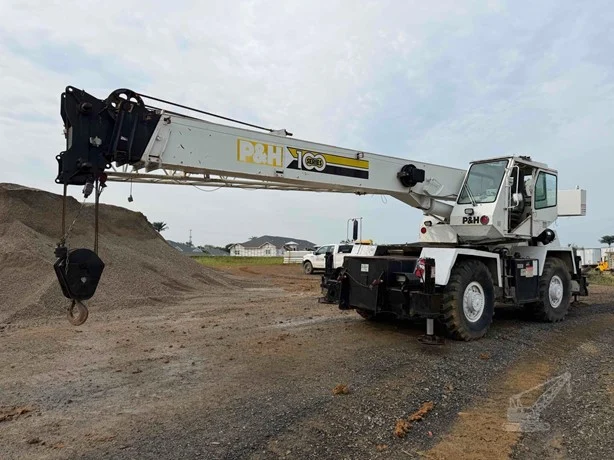 P & H CN122