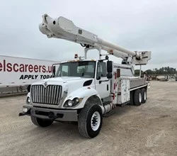2014 ALTEC AM900-E100 MOUNTED ON 2014 INTERNATIONAL WORKSTAR 7400