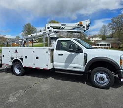2023 VERSALIFT STP36NE MOUNTED ON 2024 FORD F550 SD