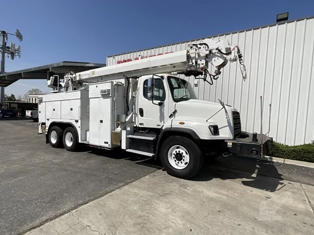 2013 ALTEC D3060ATR MOUNTED ON 2013 FREIGHTLINER 114SD
