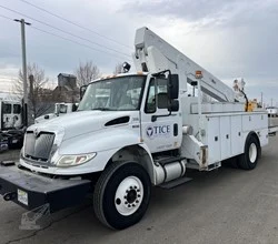 2013 Altec ALB50M MOUNTED ON 2013 INTERNATIONAL DURASTAR 4400