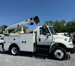 2016 Imt 9500 MOUNTED ON 2016 INTERNATIONAL DURASTAR 4300
