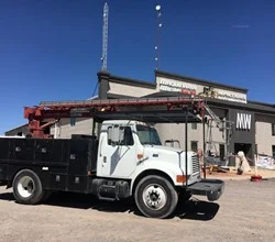 1999 Wilkie 520 MOUNTED ON 1999 INTERNATIONAL 4700