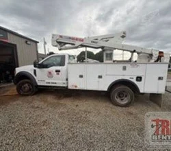 2017 Versalift SST40EIH MOUNTED ON 2017 FORD F550 XL