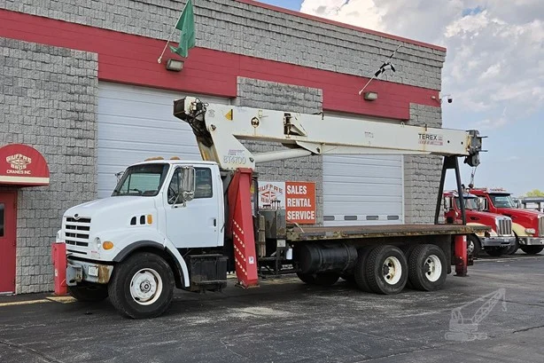 2004 Terex BT4792 MOUNTED ON 2004 STERLING LT7501