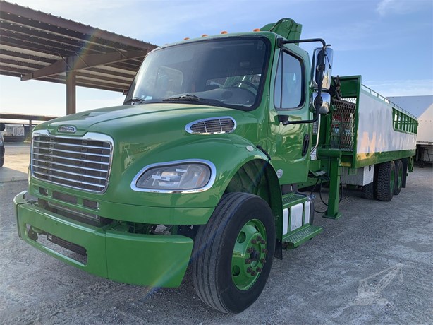 2013 NATIONAL N65A MOUNTED ON 2013 FREIGHTLINER BUSINESS CLASS M2 106