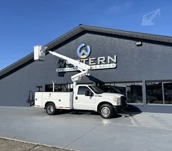 2011 Altec AT200A MOUNTED ON 2011 FORD F350 SD Bucket Trucks / Service Trucks for Sale