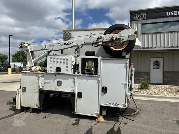 2006 MAINTAINER 3220