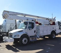 2008 Altec AA55 MOUNTED ON 2008 FREIGHTLINER BUSINESS CLASS M2 106