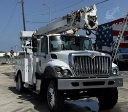 2017 Altec DM47BTR MOUNTED ON 2017 INTERNATIONAL WORKSTAR 7300