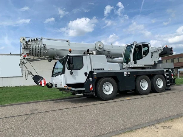 2023 LIEBHERR LTM1060-3.1