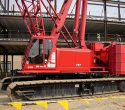 2011 MANITOWOC 777