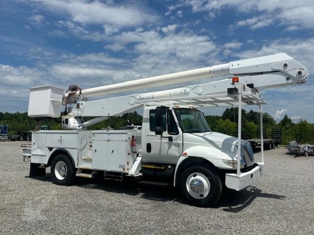 2005 Altec AM60 MOUNTED ON 2005 INTERNATIONAL DURASTAR 4300