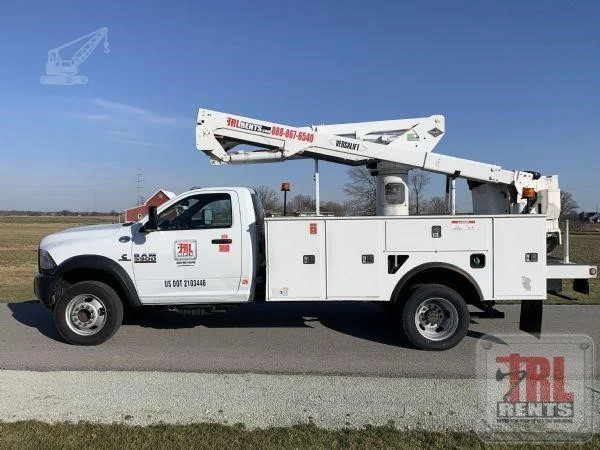2018 VERSALIFT SST40EIH MOUNTED ON 2018 DODGE RAM 5500