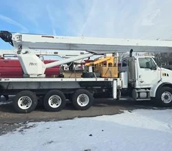 2005 Altec AC35-127S MOUNTED ON 2005 STERLING 8513