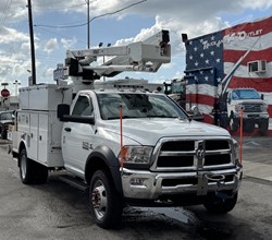2017 VERSALIFT SST40EIH MOUNTED ON 2017 RAM 5500 HD