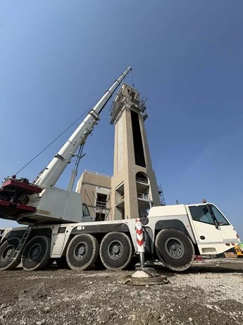 2008 DEMAG AC 140