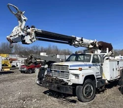1991 Altec D845BR MOUNTED ON 1991 FORD F800