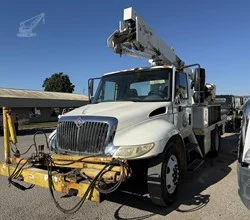 2004 Terex TL38P MOUNTED ON 2004 INTERNATIONAL DURASTAR 4200